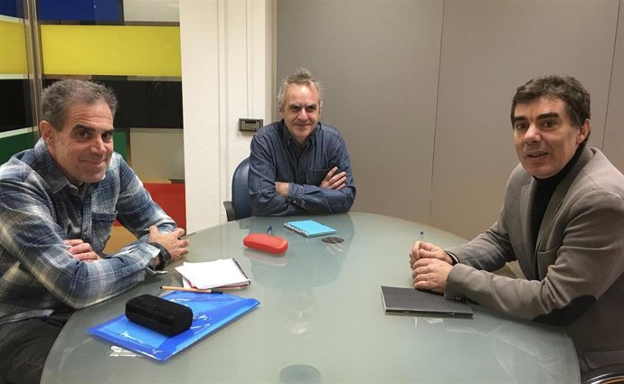 Juan Larreta, Santiago Lesmes y el consejero Eduardo Santos durante la reunión