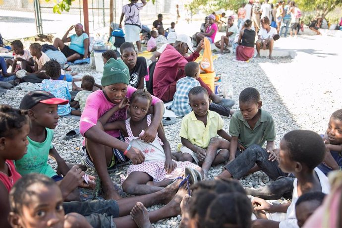 Personas desplazadas por la violencia en Puerto Príncipe