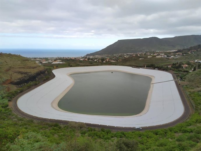 Concluyen las obras de mejora de la balsa de Valle Molina (Tenerife) tras una in