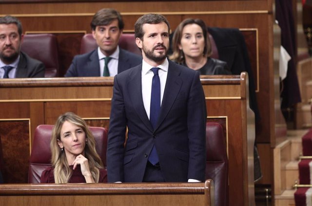El presidente del Partido Popular, Pablo Casado, jura acatar la Constitución durante la sesión de constitución de las Cortes para la XIV Legislatura en el Congreso de los Diputados, Madrid (España), a 3 de diciembre de 2019.