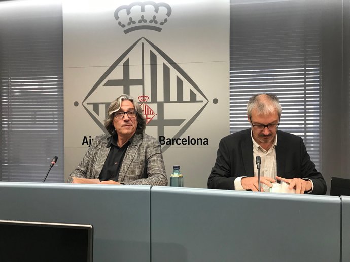 El regidor Xavier Marcé i el director de Turisme de Barcelona, Xavier Suñol