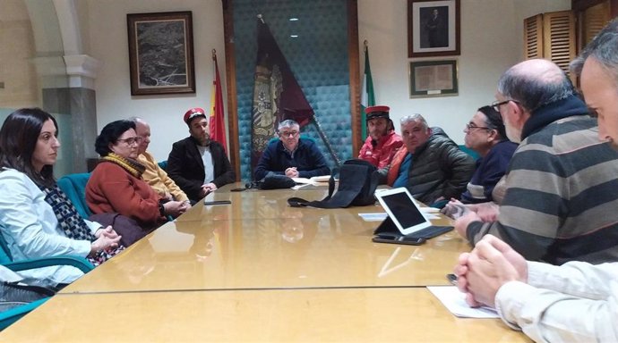 Imagen de la reunión mantenida con el alcalde de Guadix, Jesús Lorente