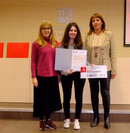 Alba Sorroche Ezquerro logra el Premio al Mejor Trabajo Fin de Grado de Química de la Facultad de Ciencia y Tecnología de la Universidad de La Rioja