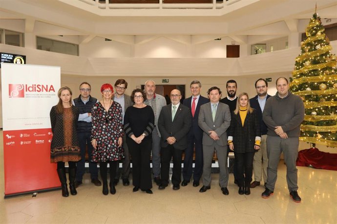 La consejera de Salud, Santos Induráin, con los asistentes a la  II Jornada Científica