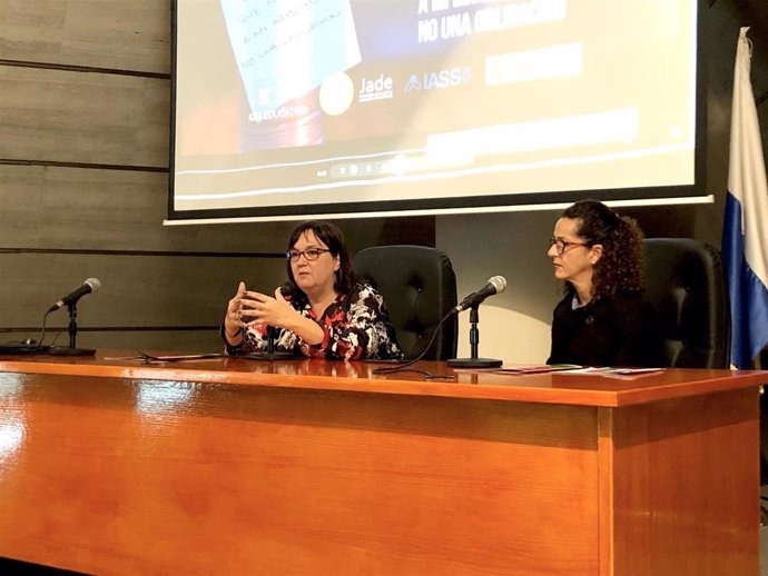 La consejera de Acción Social del Cabildo, Marian Franquet, en la inauguración de unas jornadas sobre prevención