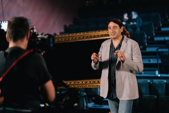 Imagen del actor Carmelo Gómez rodando el spot que se emitirá en el cine