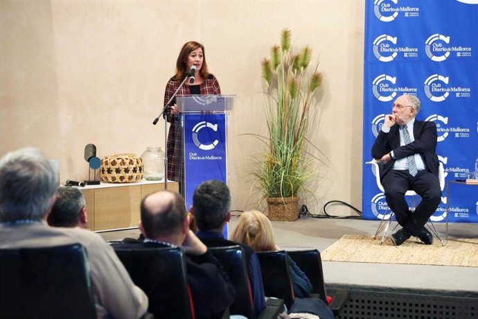 La presidenta del Govern, Francina Armengol, en la presentación del libro 'Cataluña, año cero'.