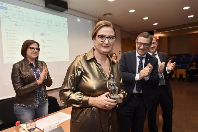 María Dolores Hernández Palazón recibió este miércoles el 'XX Premio al Solidario Anónimo 2019'