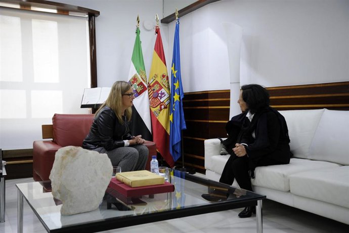 [Grupoextremadura] Np, Fotografía Y Audio Reunión Presidenta Asamblea Y Directora Ubdp Colombia
