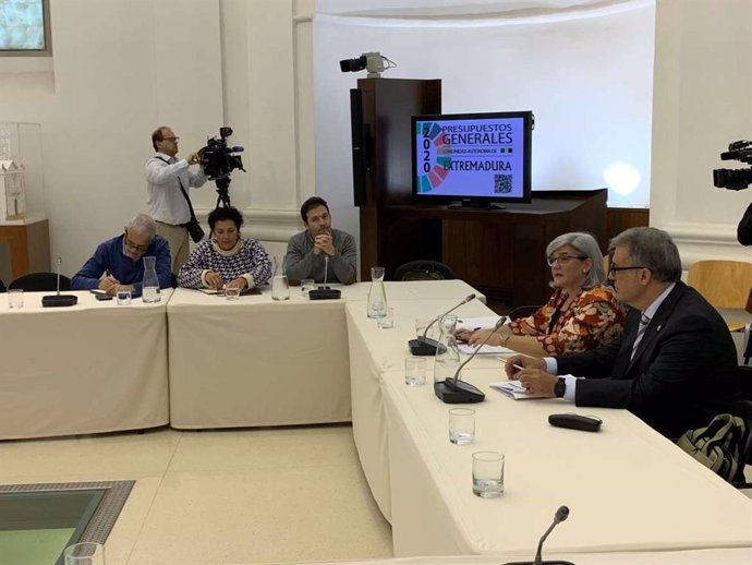 Comparecencia en la Asamblea de Extremadura de altos cargos de Sanidad y Servicios Sociales para explicar los PGEx 2020