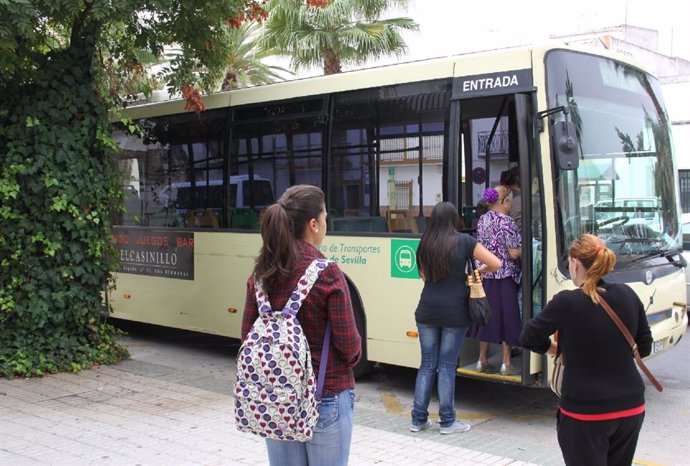 Sevilla.- La Mancomunidad de Sierra Morena avisa de una "reducción" de expediciones en las líneas de autobús con Sevilla
