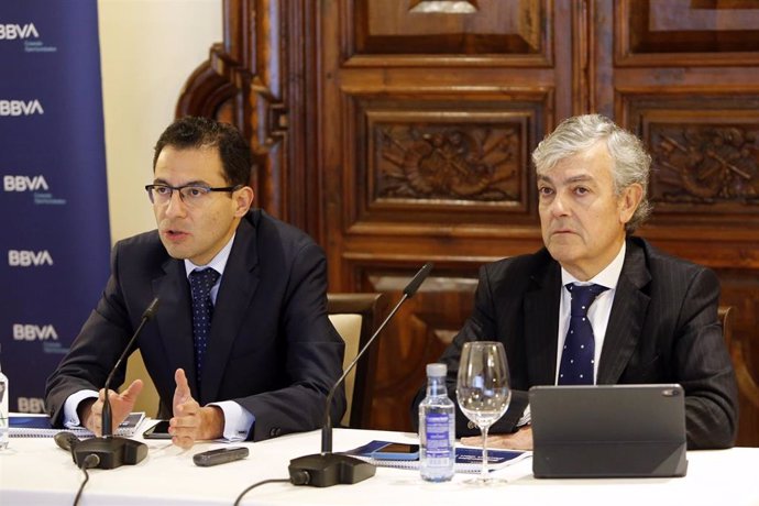 Miguel Cardoso, economista jefe para España de BBVA Research, y Carlos Gorría, director Territorial Norte de BBVA