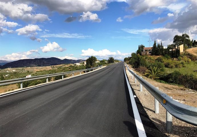 Una de las carreteras del Valle del Guadalhorce afectadas por temporales y que han sido arregladas por la Diputación de Málaga