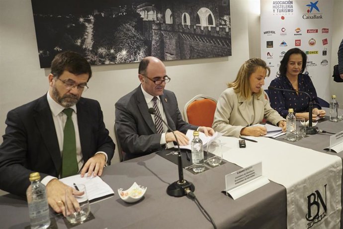 Manu Ayerdi en la presentación del Servicio de Acogida al turista