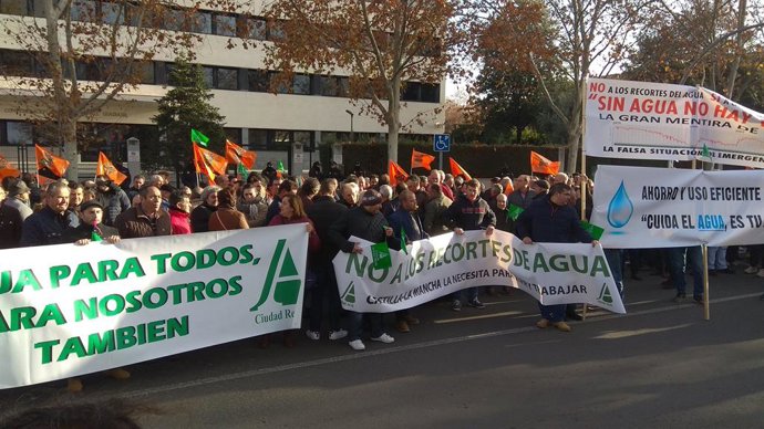 Los regantes piden a la Confederación del Guadiana una prórroga y una mesa de ne