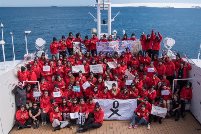 Las 100 participantes del Homeward Bound 04 (HB04) han culminado la mayor expedición de mujeres a la Antártida coincidiendo con el bicentenario del descubrimiento del continente.