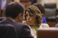 Susana Díaz achaca el "montaje" de los "archivadores" de Bendodo a que el Gobierno andaluz "poco tiene que ofrecer