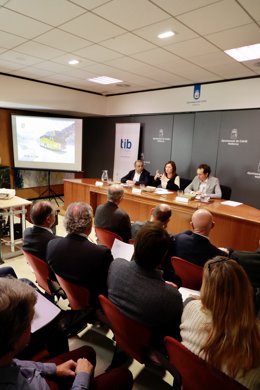 La presidenta del Govern, Francina Armengol, presenta el nou servei de Transport Públic Interurb de la Zona Ponent de Mallorca