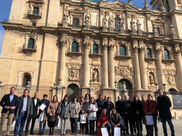Visita a la Catedral de Jaén de los particpantes en la asamblea general anual de la Red Nacional de Juderías
