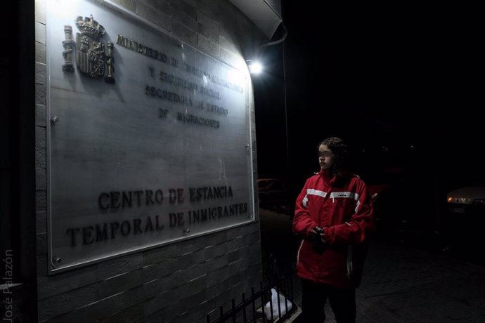 El CETI acepta finalmente a la joven migrante de Melilla que llevaba tres meses durmiendo en un contenedor tras denegársele el asilo