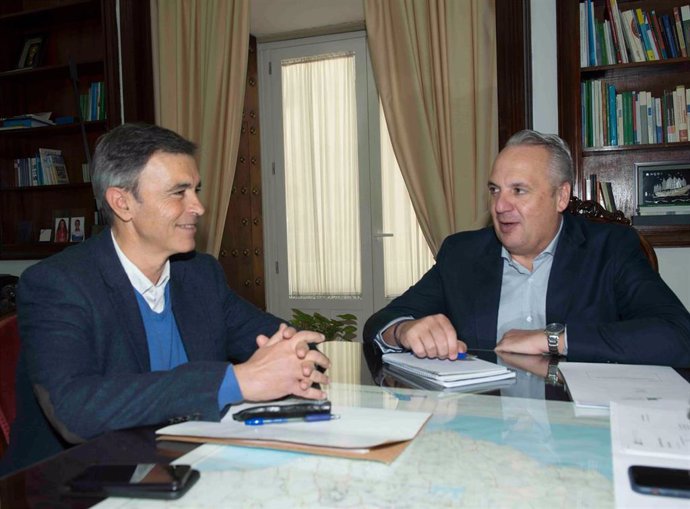Ruiz Boix con el alcalde de Algodonales