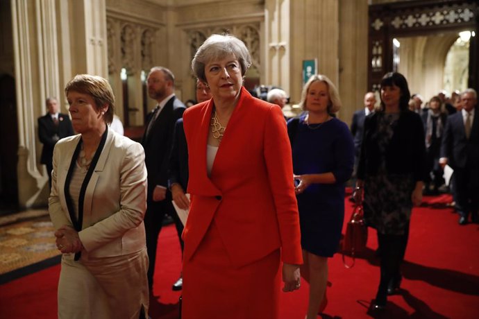 R.Unido.- Theresa May muestra su "alegría" ante la posible victoria de Johnson 