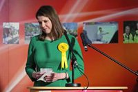 Dimite la líder del Partido Liberal Demócrata tras perder su escaño en las elecciones