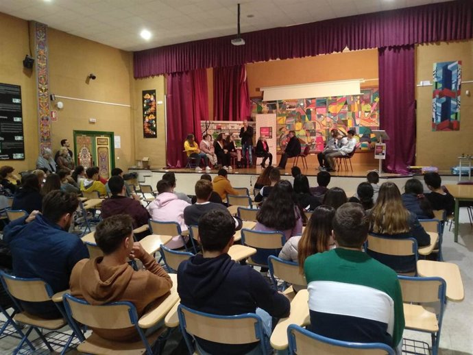 La Diputación finaliza el proyecto de teatro psico-social 'Ya nos vale', impartido por la Asociación Evoluciona.