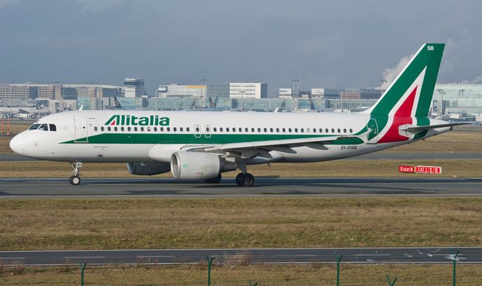 FILED - 18 January 2015, Hessen, Frankfurt_Main: An aircraft of the Italian airline 'Alitalia, stands at the grounds of Frankfurt Airport. Photo: Christoph Schmidt/dpa