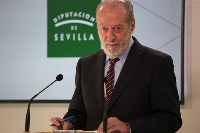 El presidente de la Diputación de Sevilla, Fernando Rodríguez Villalobos, en una imagen de archivo