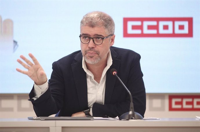 El secretario general de CCOO, Unai Sordo durante su intervención para presentar un estudio sobre inaplicación de convenios colectivos, en Madrid (España), a 13 de diciembre de 2019.