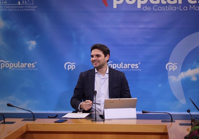 Pp Clm (Cortes De Voz Y Fotografía) Rueda De Prensa De Santiago Serrano