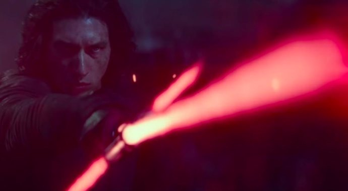 Adam Driver es Kylo Ren en Star Wars: El ascenso de Skywalker