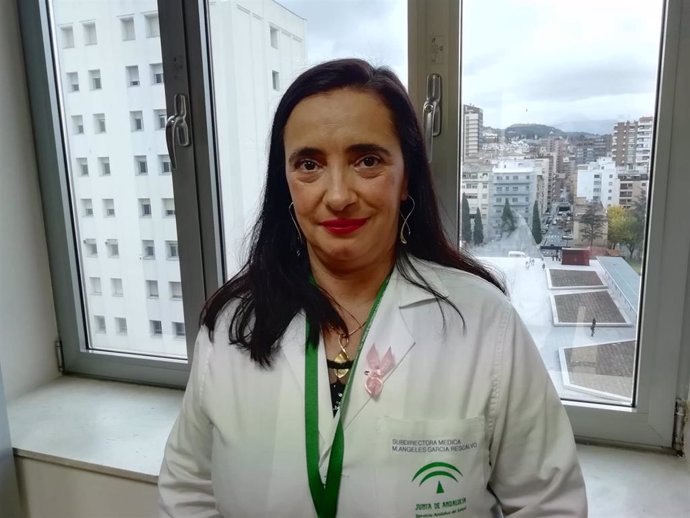 María de los Ángeles García, gerente del Hospital Universitario Virgen de las  Nieves de Granada