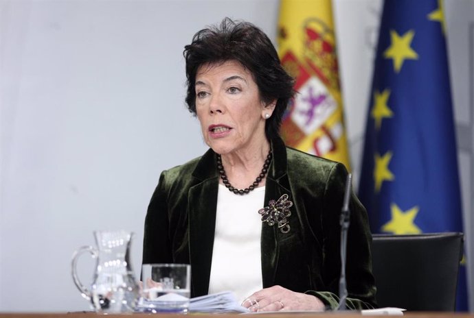 La ministra Portavoz, y de Educación y Formación Profesional en funciones, Isabel Celaá, durante su comparecencia ante los medios de comunicación, tras la reunión del Consejo de Ministros en Moncloa celebrado dos días después de la propuesta formal del 