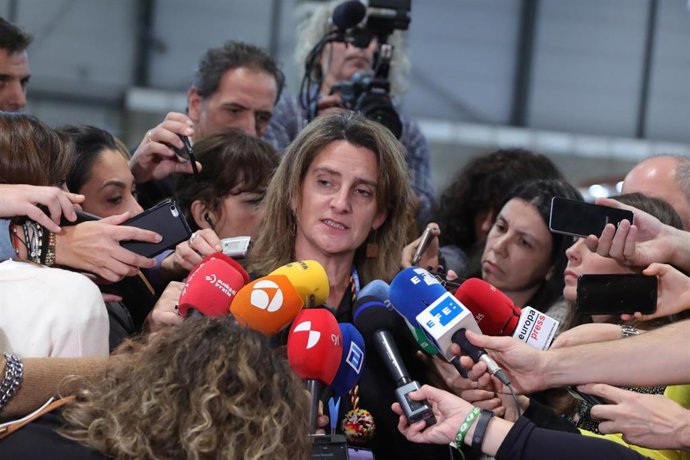 La ministra para la Transición Ecológica en funciones, Teresa Ribera oferce declaraciones a los medios de comunicación durante la duodécima y última jornada de la Cumbre del Clima (COP25) en Ifema, Madrid (España), a 13 de diciembre de 2019.