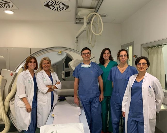 Cirujanos endocrinos y radiólogos intervencionista abordan la metástasis suprarrenal de forma mínimamente invasiva por radiofrecuencia