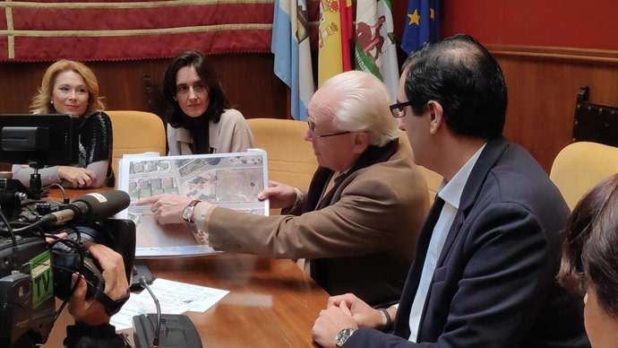 Raynaud muestra el proyecto