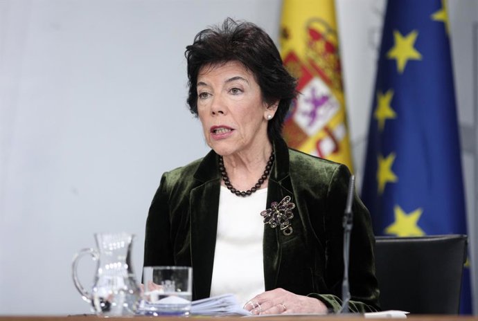 La ministra Portaveu, i d'Educació i Formació Professional en funcions, Isabel Celaá, durant la seva compareixena davant els mitjans de comunicació, després de la reunió del Consell de Ministres en Moncloa celebrat l'endem passat de la proposta formal