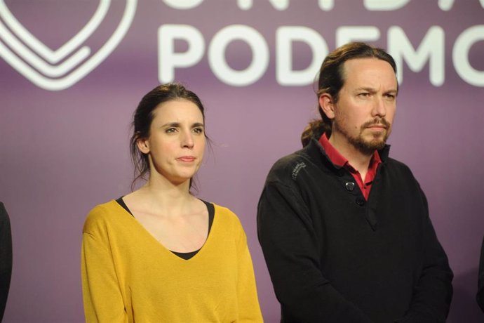 La portavoz de Unidas Podemos, Irene Montero y el secretario general de Podemos, Pablo Iglesias, durante la noche electoral del 10N