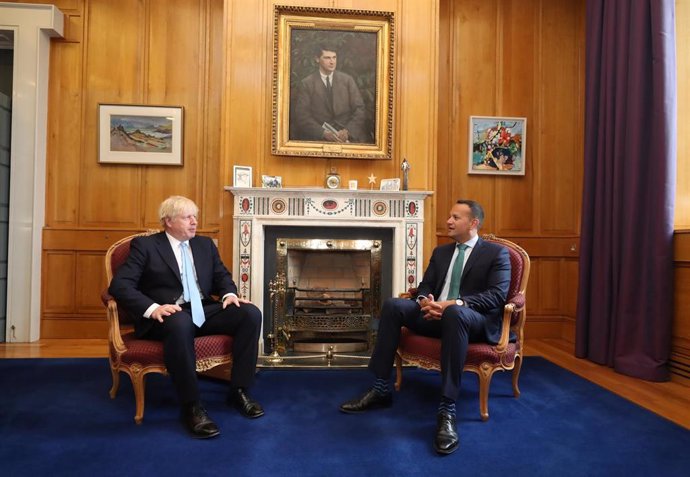 Los primeros ministros de Reino Unido, Boris Johnson, e Irlanda, Leo Varadkar 