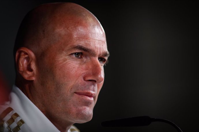 Fútbol.- Zidane: "Si pienso en el Clásico, me equivoco"