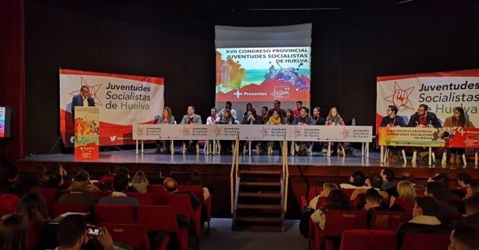 Caraballo apela al papel fundamental de los jóvenes en política en el XVII Congreso de JSA-Huelva que elige a Teresa Castellano como secretaria general.