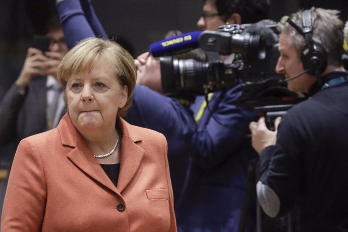 Alemania.- Merkel avisa de una posible fuga de empresas en Alemania por falta de