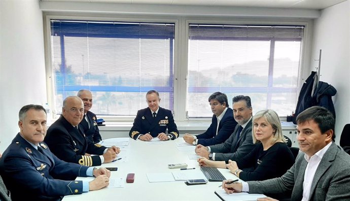 Imagen de la reunión mantenida entre representantes de Defensa y el SEF para la firma del convenio que permitirá acercar a militares al empleo en la sociedad civil