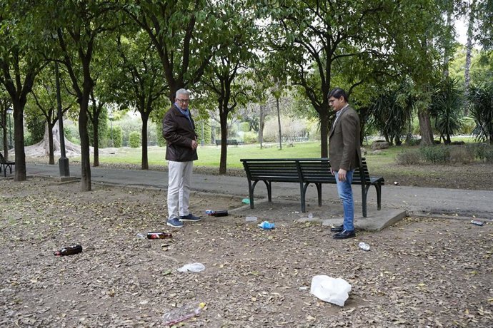 Álvaro Pimentel visita el Parque de Los Príncipes junto al concejal Miguel Ángel Aumesquet