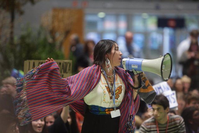 Una activista del movimiento Fridays for Future en la COP25