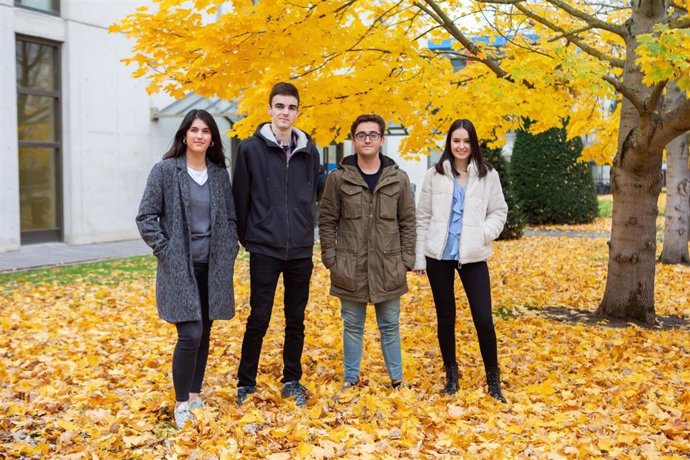 De izquierda a derecha, María Ovejero Azparren, Iván Caballero Bocanegra, Javier Ángel Hernández Zaratiegui y Patricia Díez Gracia