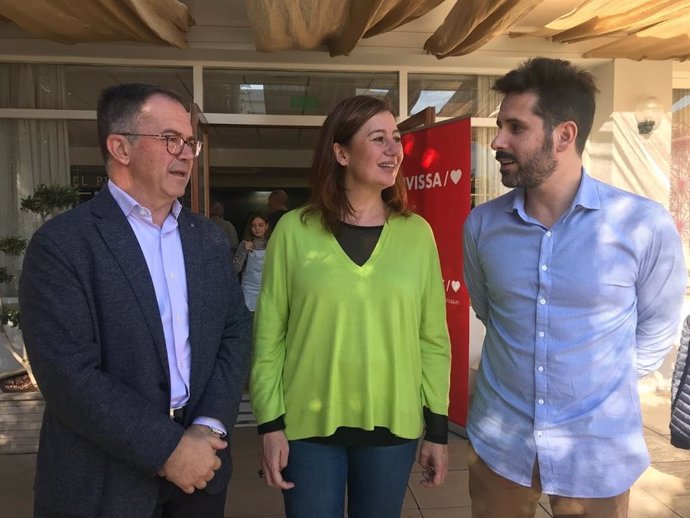 La secretaria general del PSIB-PSOE y presidenta del Govern, Francina Armengol, en la comida solidaria de Navidad de la FSE-PSOE
