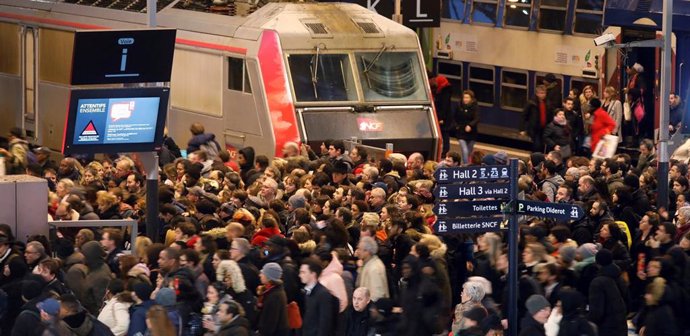 Huelga indefinida de transportes en Francia